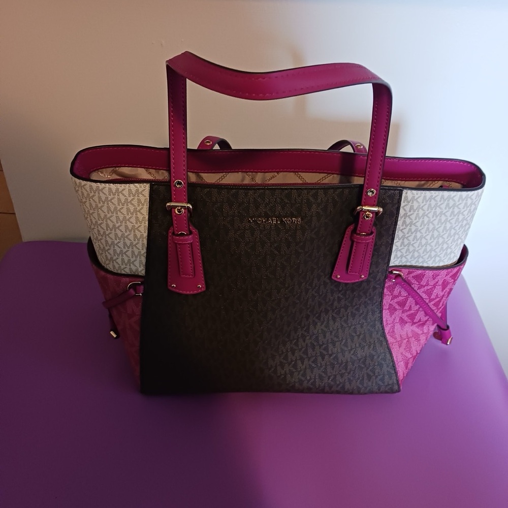 Michael Kors Logo Voyager Large East West Tote